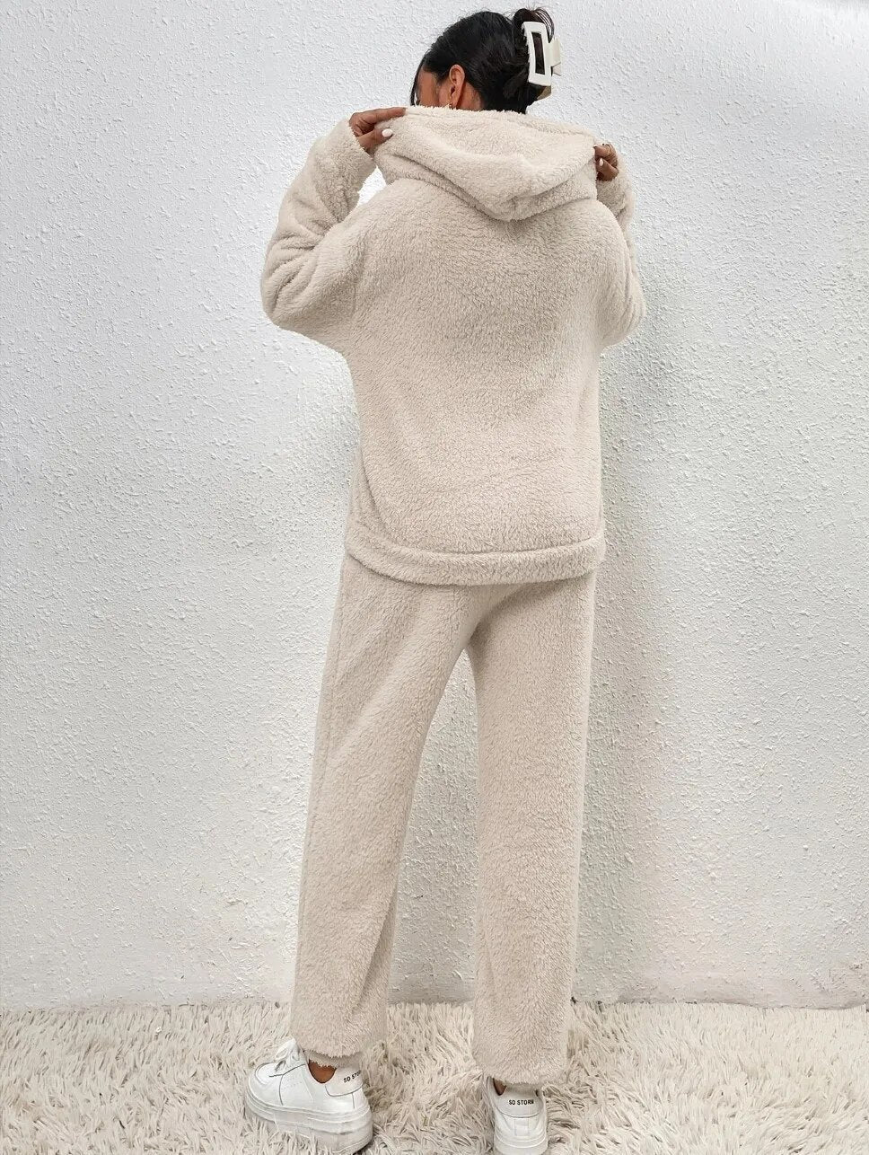 Weiches Lounge Set für Damen mit Hoodie