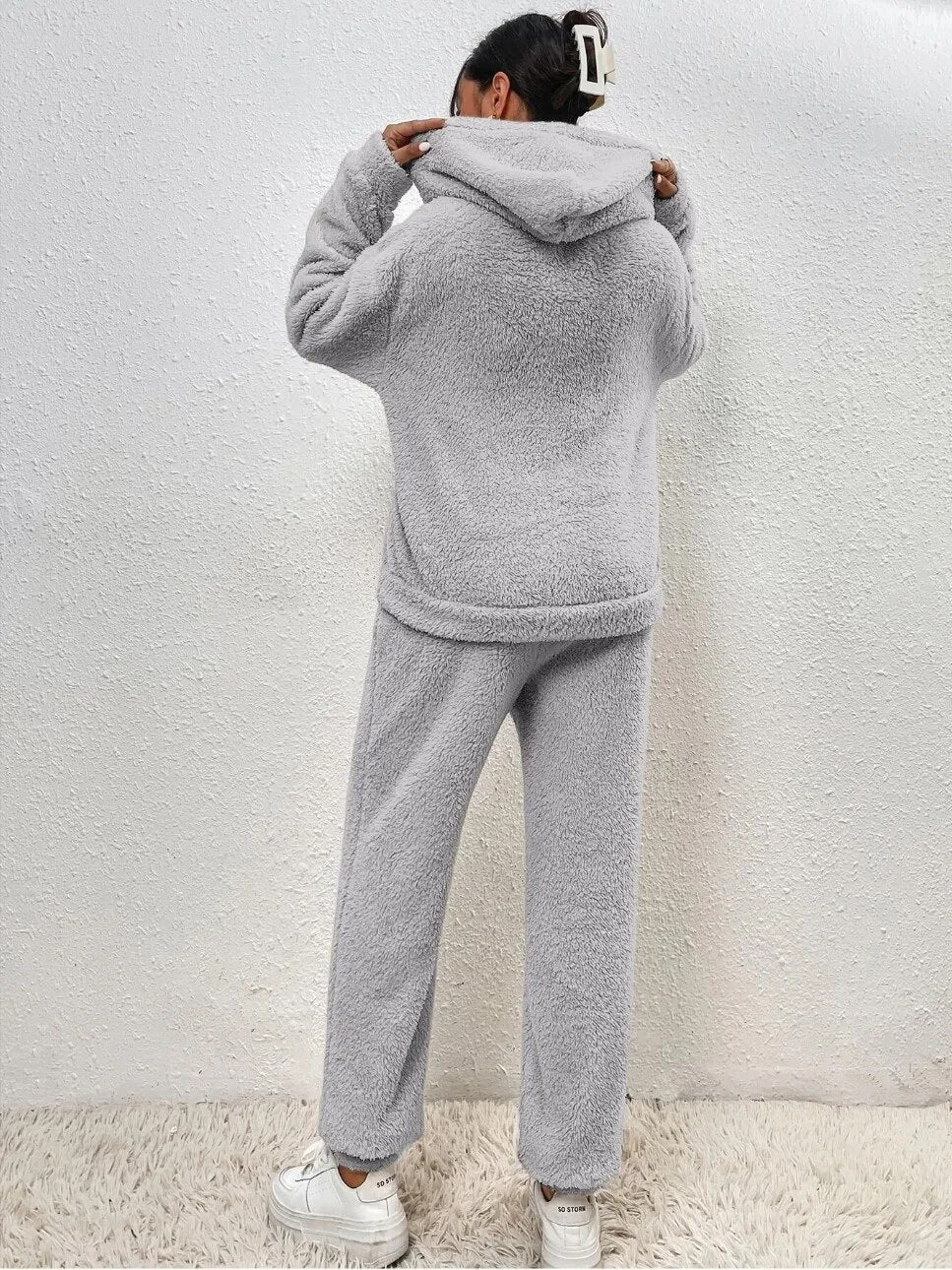 Weiches Lounge Set für Damen mit Hoodie