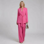 Hosenanzug für Damen aus tailliertem Longblazer mit Gürtel und gerader Hose