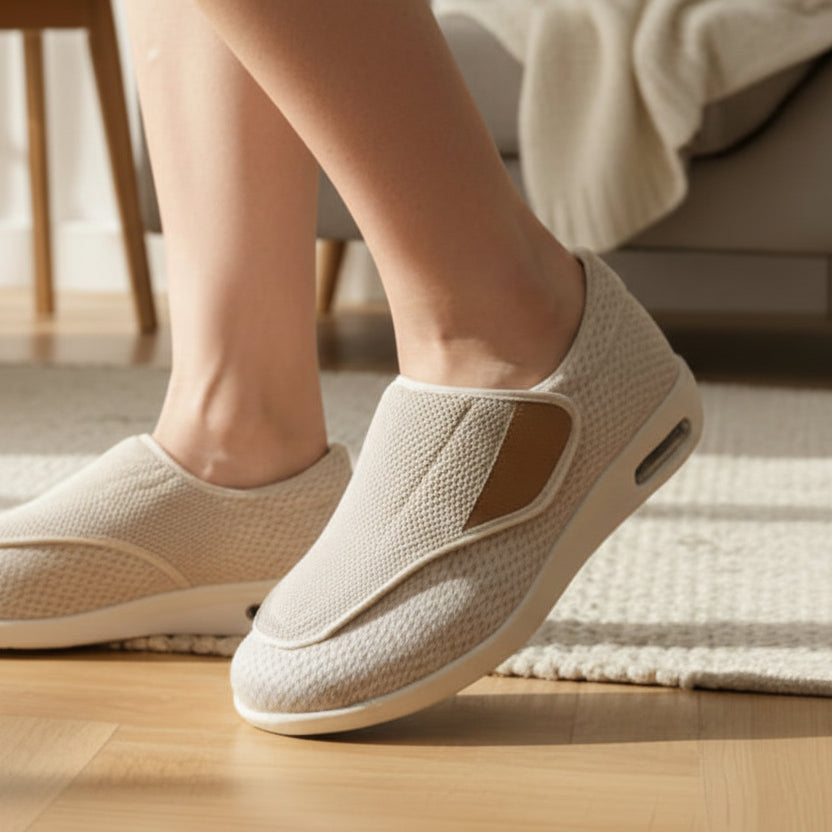 Komfort-Slipper mit gepolsterter Sohle und leichtem Einstieg in bequemer Weite