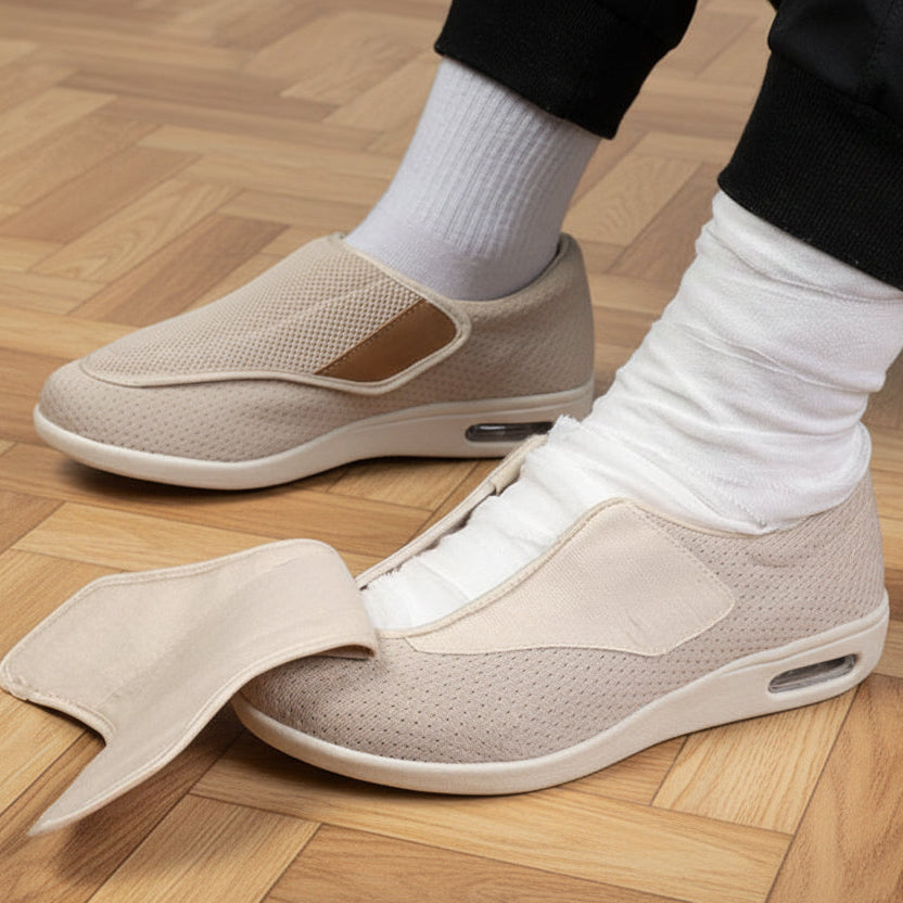 Komfort-Slipper mit gepolsterter Sohle und leichtem Einstieg in bequemer Weite