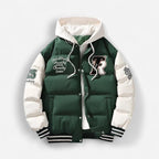 Sportliche Winterjacke für Herren mit Kapuze und gestreiften Bündchen und Saum