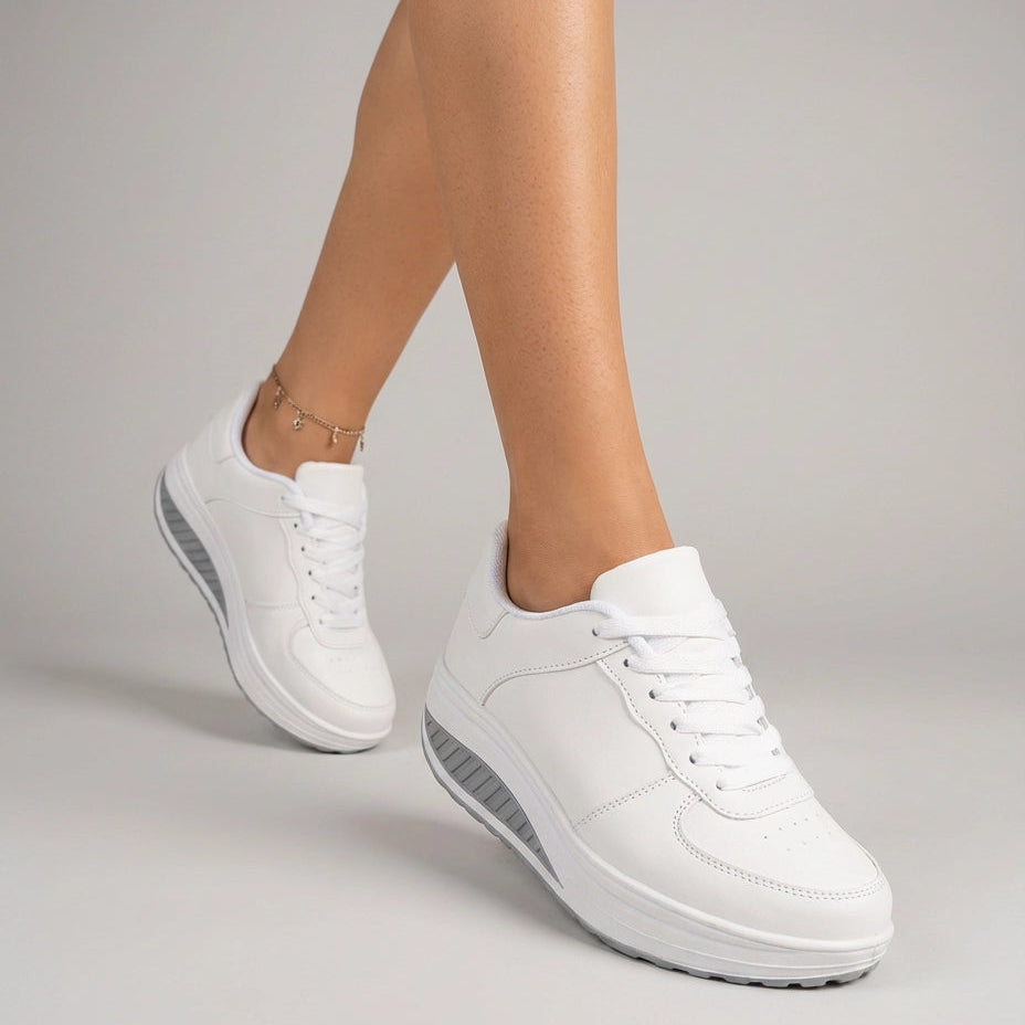 Sneaker für Damen in bequemer Weite mit gepolsterter Innensohle