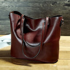 Klassisch inspirierte Schultertasche aus Leder für Damen 3