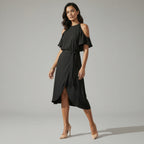 Kleid mit Halterneck und Locker Fallendem Schnitt mit Schlitz