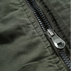 Warme Winterjacke für Herren aus robustem Obermaterial mit gefütterter Kapuze