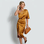 Abendkleid im Midi-Schnitt mit One Shoulder aus Satin 4