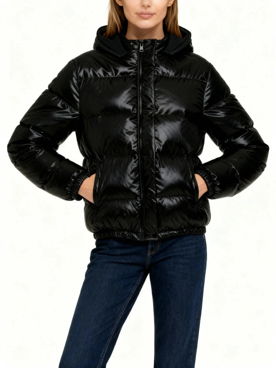 Leichte glänzende Steppjacke für Damen in Schwarz