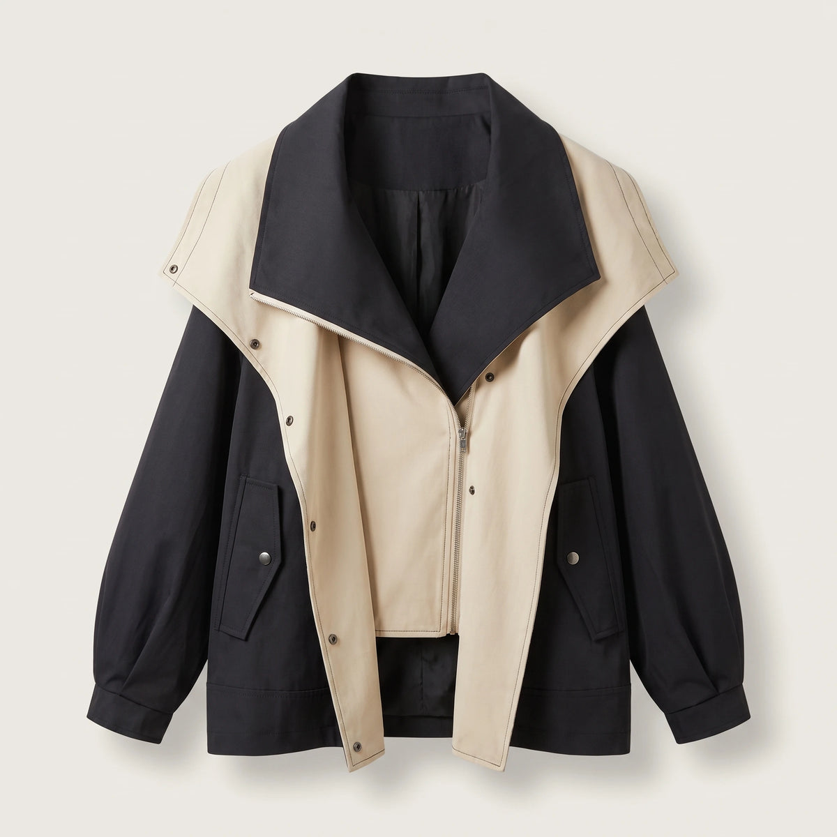Wasserdichte Regenjacke mit Kapuze und Taillenzug in Schwarz