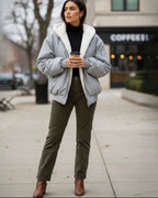 Oversized Winterjacke für Damen mit weicher Kapuze aus Kunstpelz im Bomber-Stil