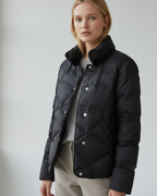 Steppjacke für Damen mit hohem Kragen im kurzen Stil