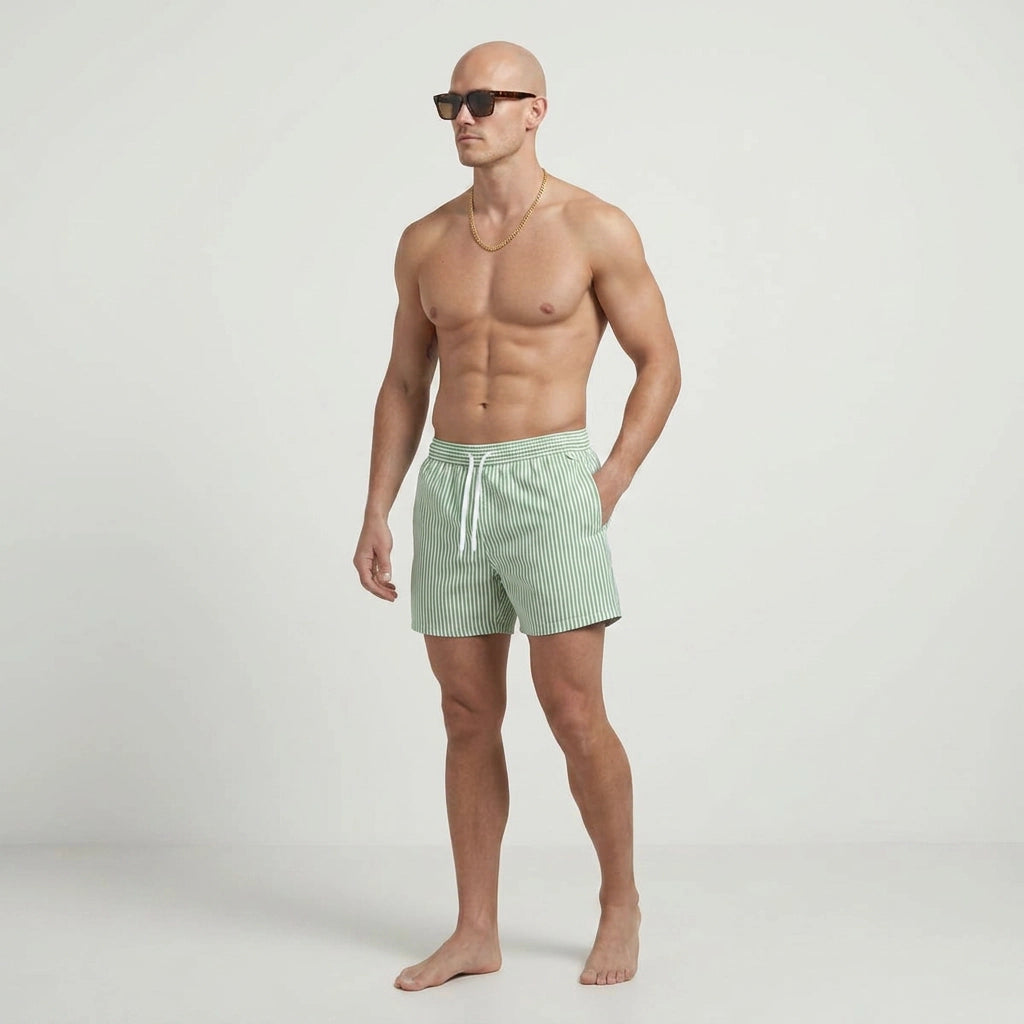 Badeshorts für Herren in knielanger Form mit Gummibund im Streifenmuster 12