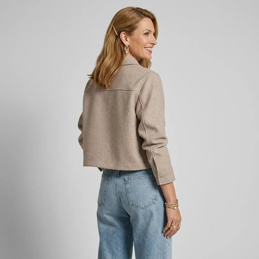 Jacke für Damen in kurzer Form aus Wolle mit Brusttaschen Beige 2
