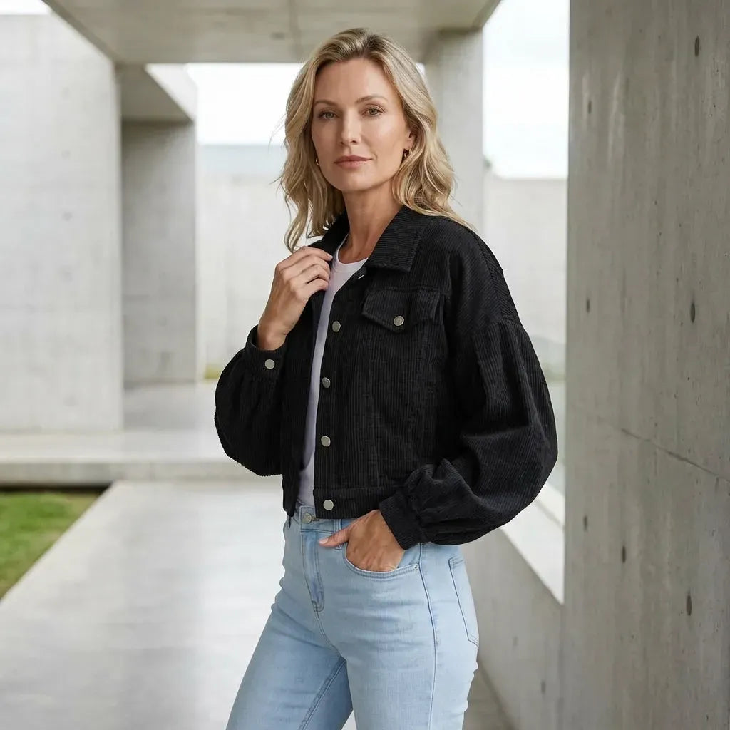 Bomberjacke für Damen in kurzer Form im trendigen Übergangsstil aus Feincord Schwarz 2