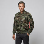 Camouflage Jacke für Herren im Oversize-Schnitt mit Tarnmuster für den Übergang Grün 7