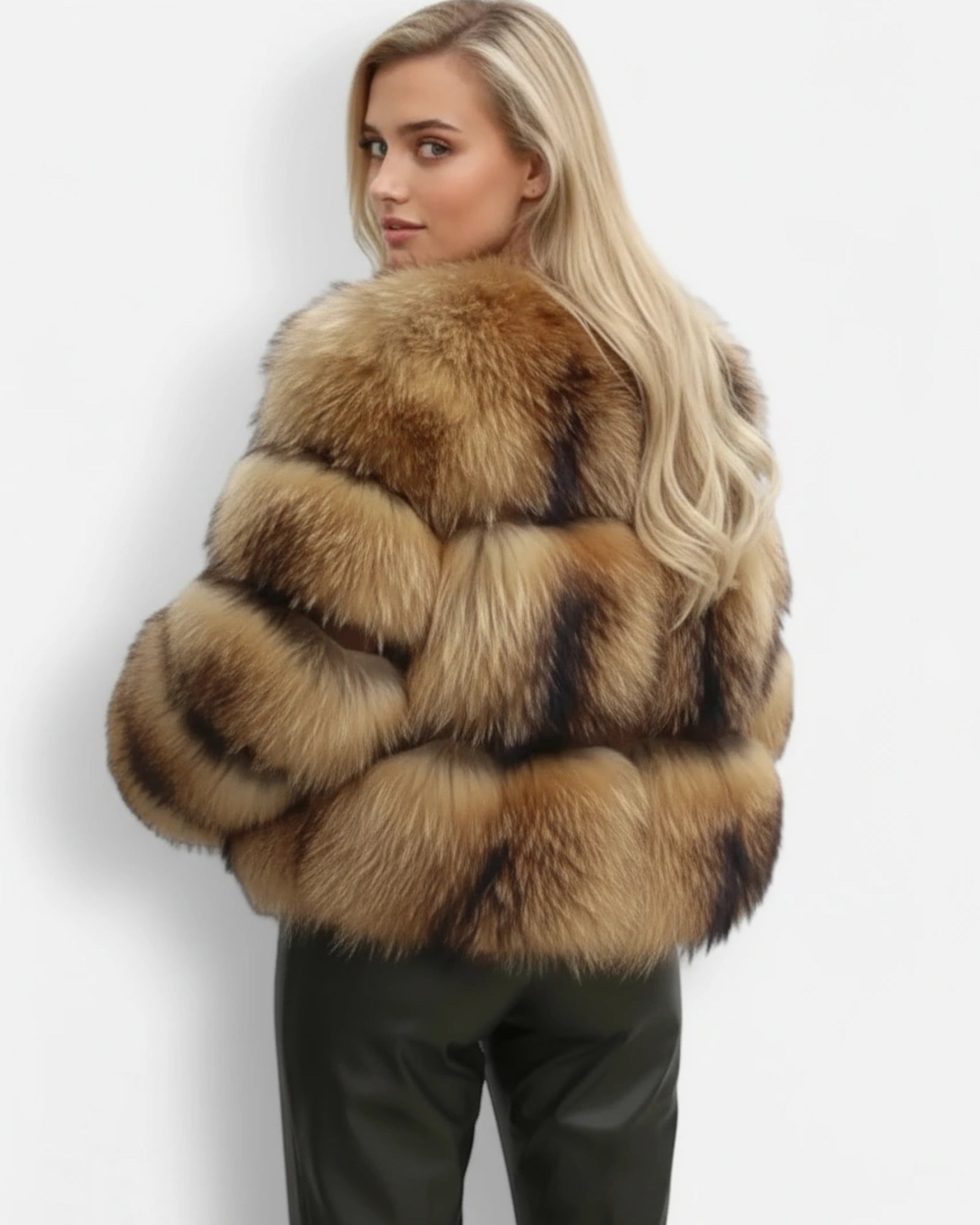 Flauschige Kurzjacke in Braun für Damen 0