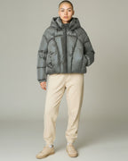 Glänzende kurze Winterjacke für Damen