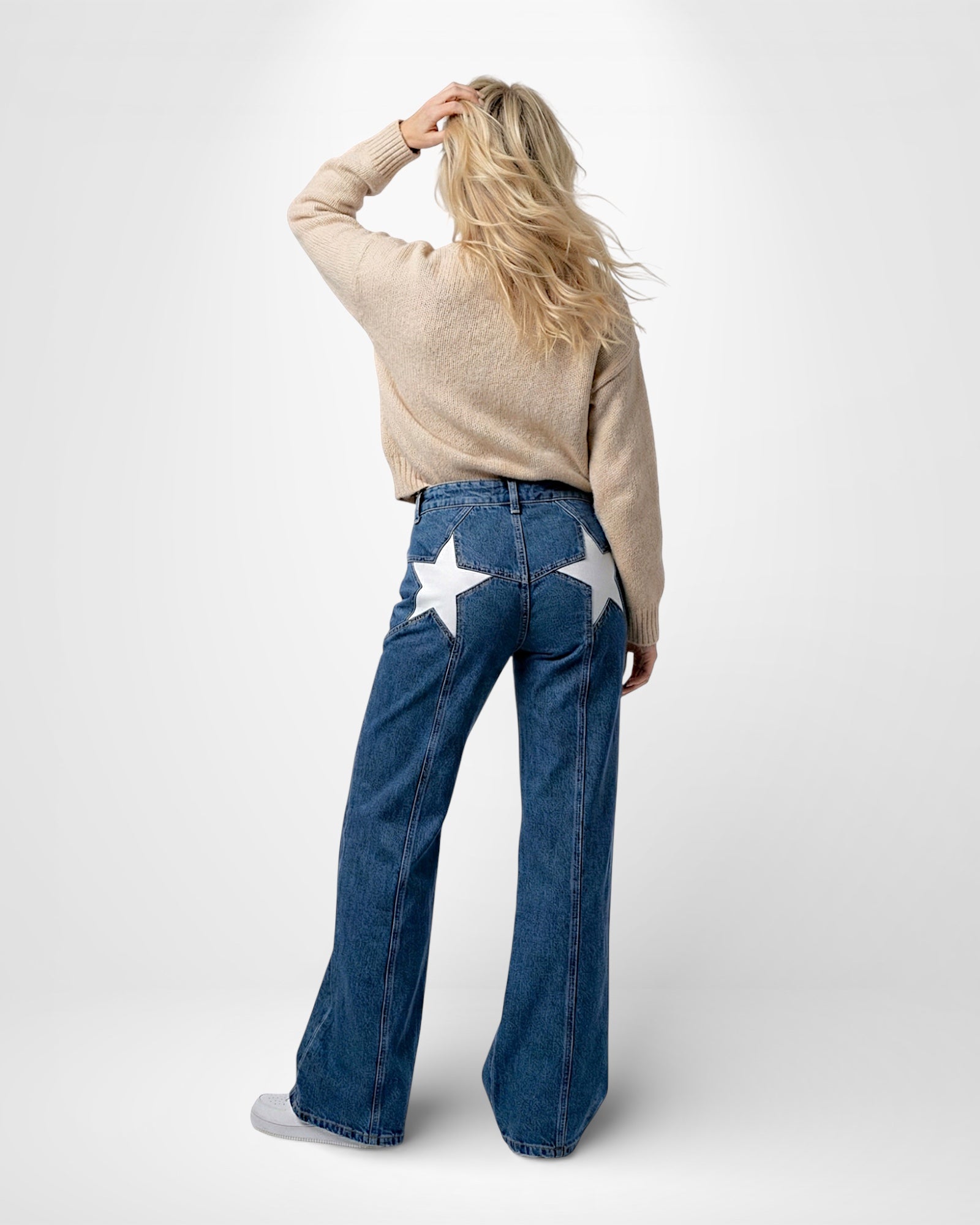 Damen Jeans mit Stern-Patches in lockerer Passform