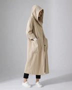 Langer Trenchcoat für Damen mit geradem Schnitt und großen Seitentaschen