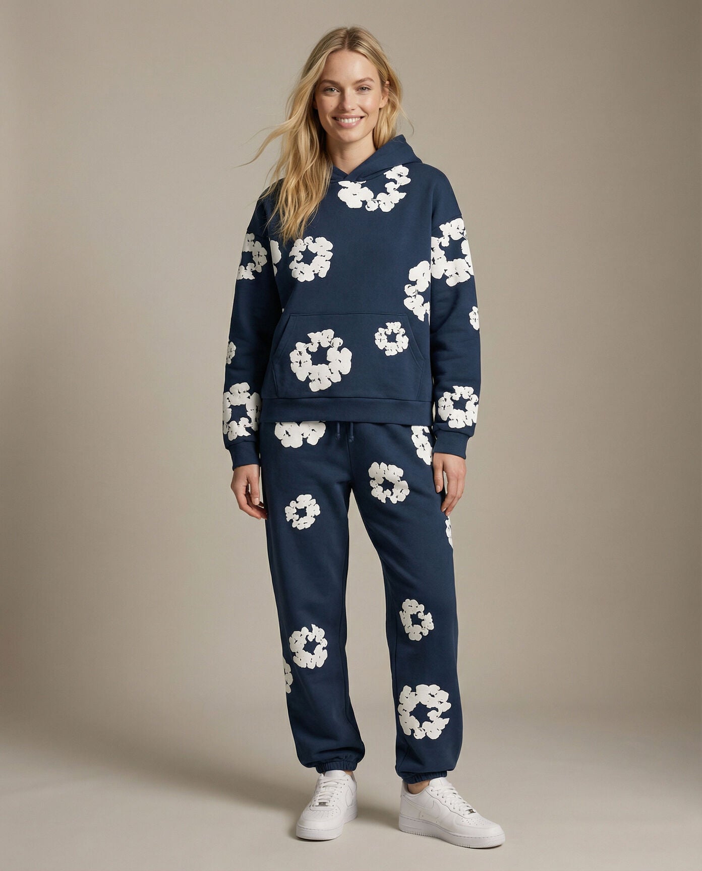 Jogginganzug für Damen mit Kapuzenpullover und Allover-Blumenprint
