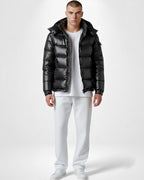 Herren Pufferjacke mit Kapuze und glänzender Oberfläche