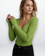 Slim Fit Strickpullover für Damen mit tiefem Rundhalsausschnitt