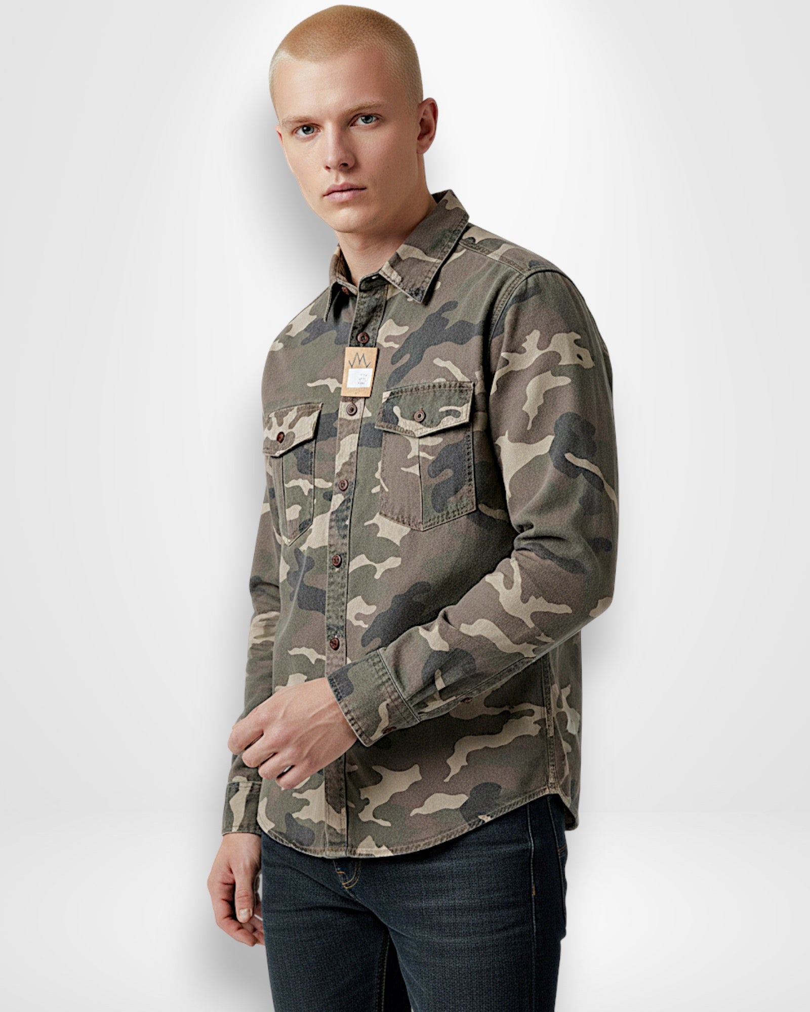 Shirtjacke für Herren im Camouflage-Design mit Knopfverschluss und Brusttaschen