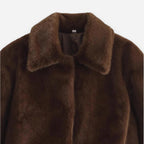 Flauschige Jacke für Damen aus Kunstpelz mit Umlegekragen