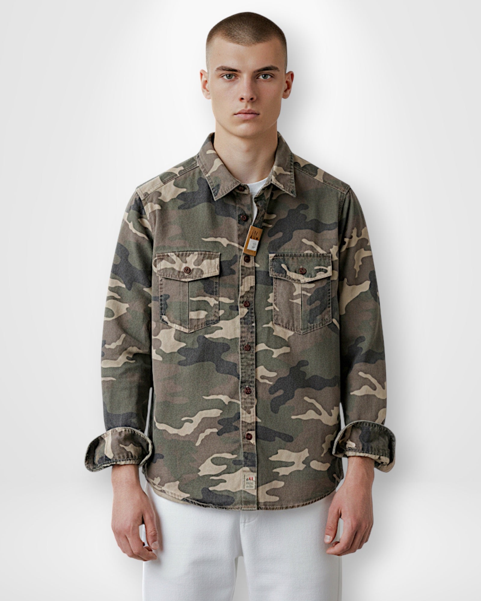 Shirtjacke für Herren im Camouflage-Design mit Knopfverschluss und Brusttaschen