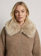 Strickjacke für Damen mit flauschiger Kragen und Reißverschluss