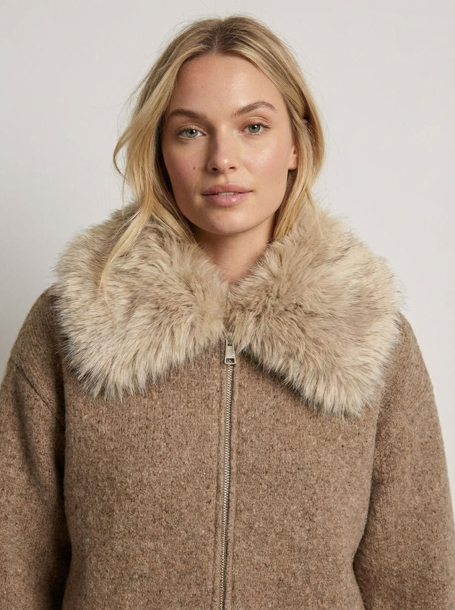 Strickjacke für Damen mit flauschiger Kragen und Reißverschluss