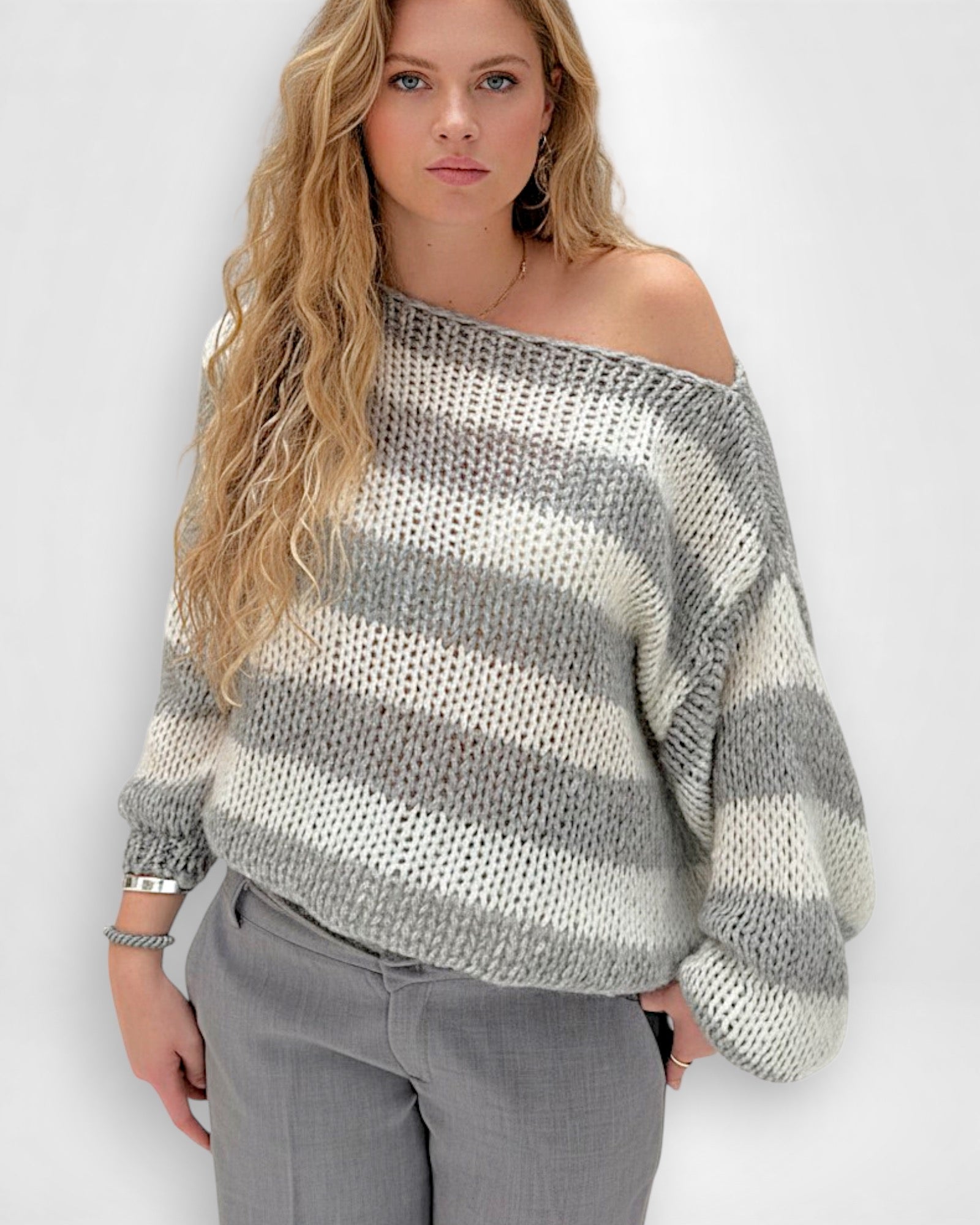 Gestreifter Pullover für Damen mit überschnittenen Schultern und Langarm-Design