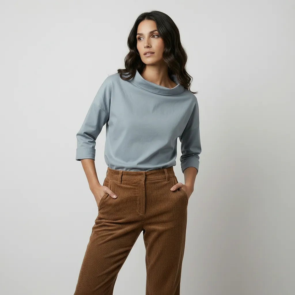 Bluse für Damen mit weitem Stehkragen in geradem Schnitt und 3/4-Ärmeln