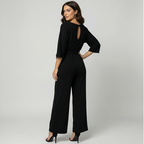 Jumpsuit für Damen mit Bindegürtel und Bootausschnitt in weiter Beinform