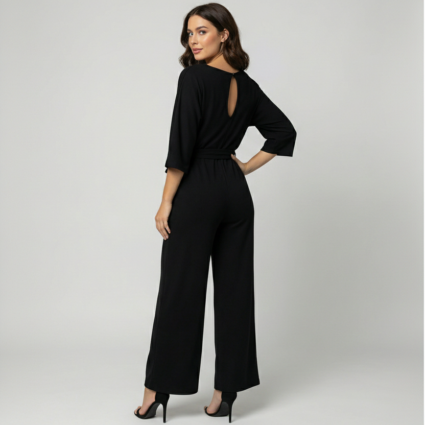 Jumpsuit für Damen mit Bindegürtel und Bootausschnitt in weiter Beinform