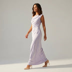 Satin Abendkleid mit One Shoulder Ausschnitt in Bodenlanger Passform