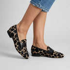 Loafer für Damen mit flachem Absatz aus strukturiertem Fell mit Animal-Print Schwarz 2