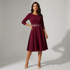 A-Linie Kleid mit Ärmeln in Knielanger Passform