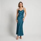 Midikleid für Damen im figurbetonten Stil mit Wasserfallausschnitt aus Satin Blau 3