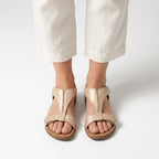 Sandalen für Damen in flacher Form mit Klettverschluss Beige 5