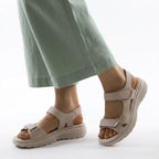 Sportliche Sandalen für Damen mit dicker Sohle und Riemchen mit Klettverschluss Beige 2