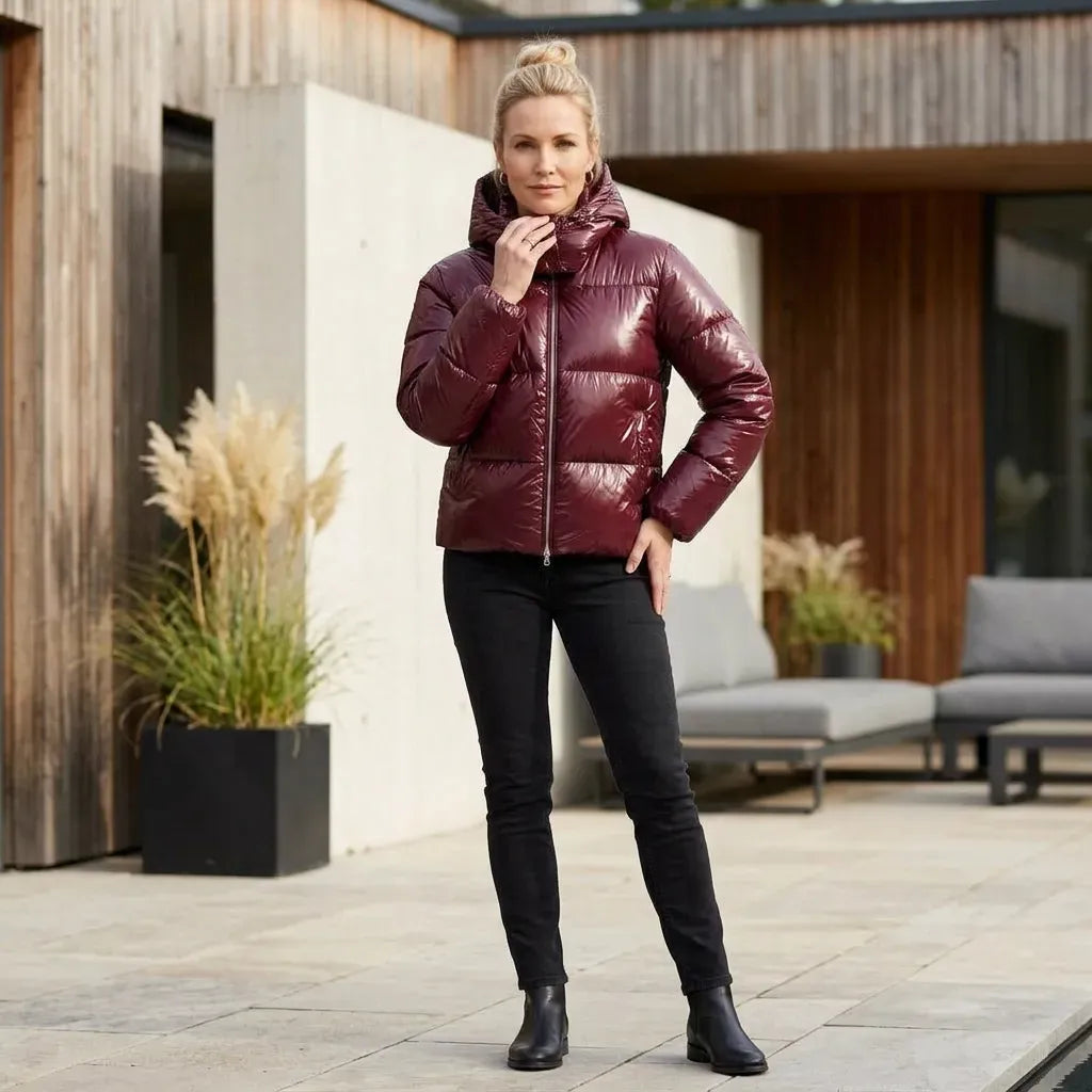 Steppjacke für Damen in glänzender Optik mit Kapuze im sportlichen Stil Rot 2