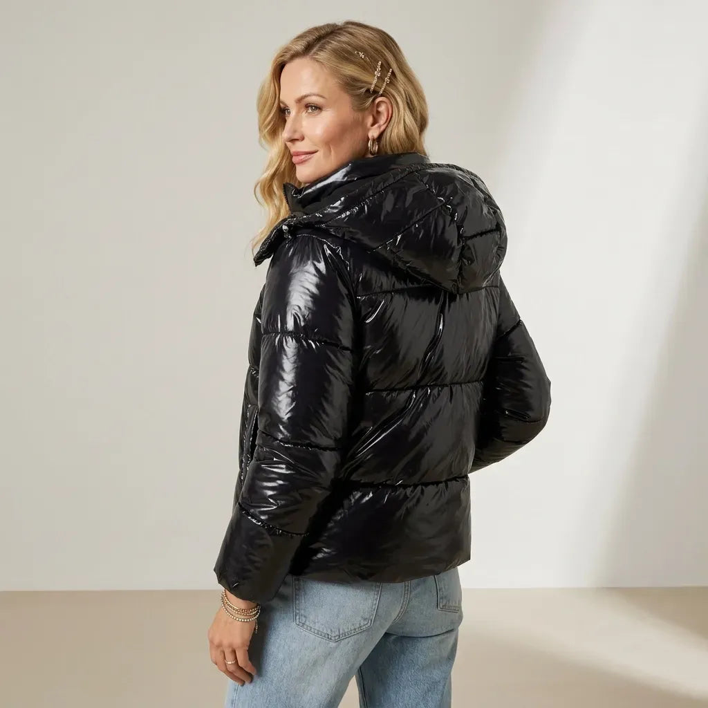 Steppjacke für Damen in glänzender Optik mit Kapuze im sportlichen Stil Schwarz 5