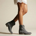 Ankle Boots für Damen mit flachem Absatz im Cowboy Stil