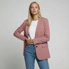 Langer Blazer für Damen mit zwei Knöpfen und Klappentaschen in einfarbigem Design