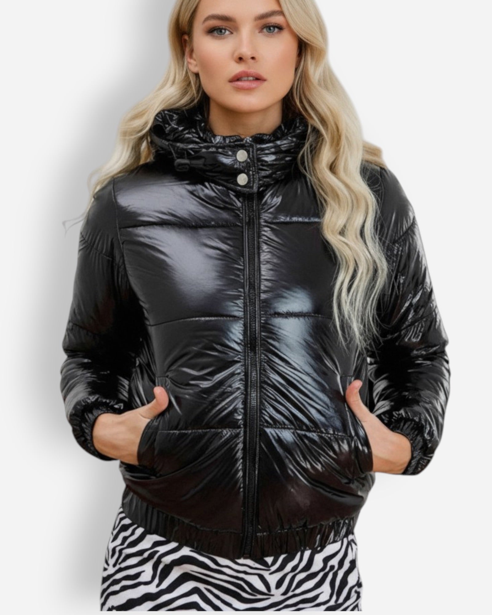 Glänzende Winterjacke für Damen mit hoch schließender Kapuze