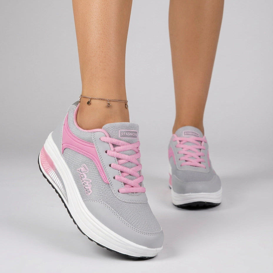 Sneaker für Damen in bequemer Weite mit gepolsterter Innensohle