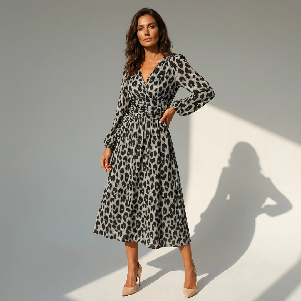 Sommerkleid mit Langarm in Midi Länge mit Leo Print